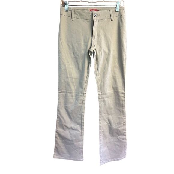 Dickies Womans Work Mid Rise -Bootcut Khakis Sz 3  NWT - Picture 1 of 6